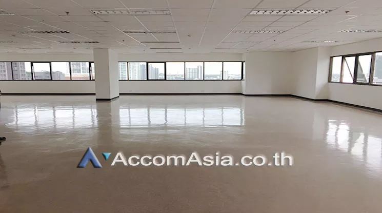  2  Office Space For Rent in Sukhumvit ,Bangkok BTS Ekkamai at Sorachai Building AA15966